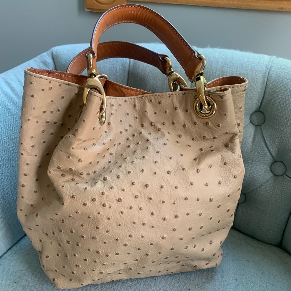 Tan leather bag medium size